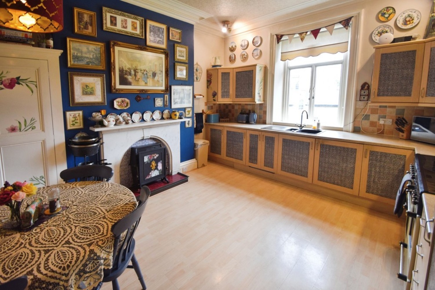6 bedroom House for Sale Manningham, Bradford, West Yorkshire