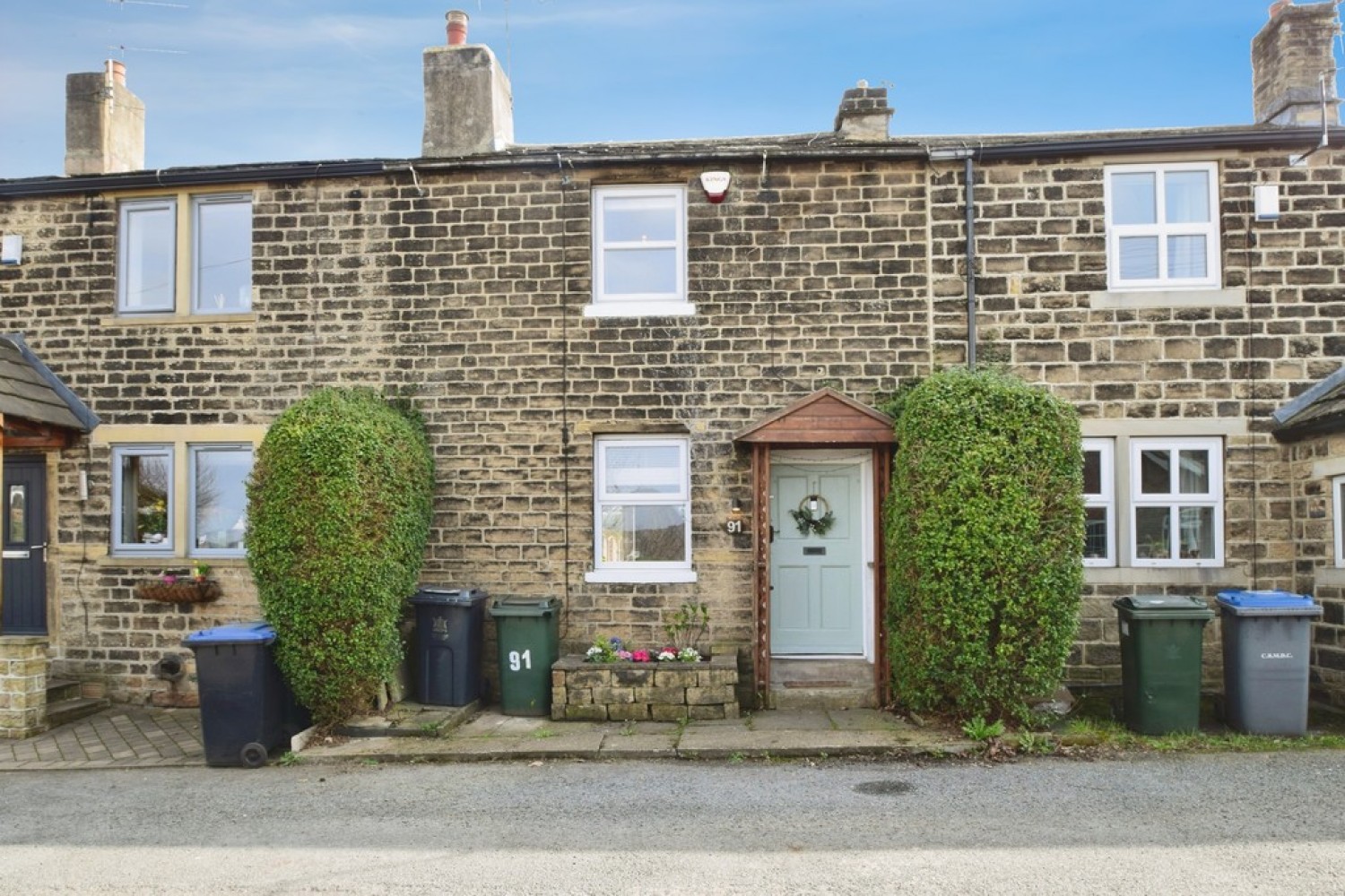 2 bedroom House for Sale Thackley, Bradford, West Yorkshire
