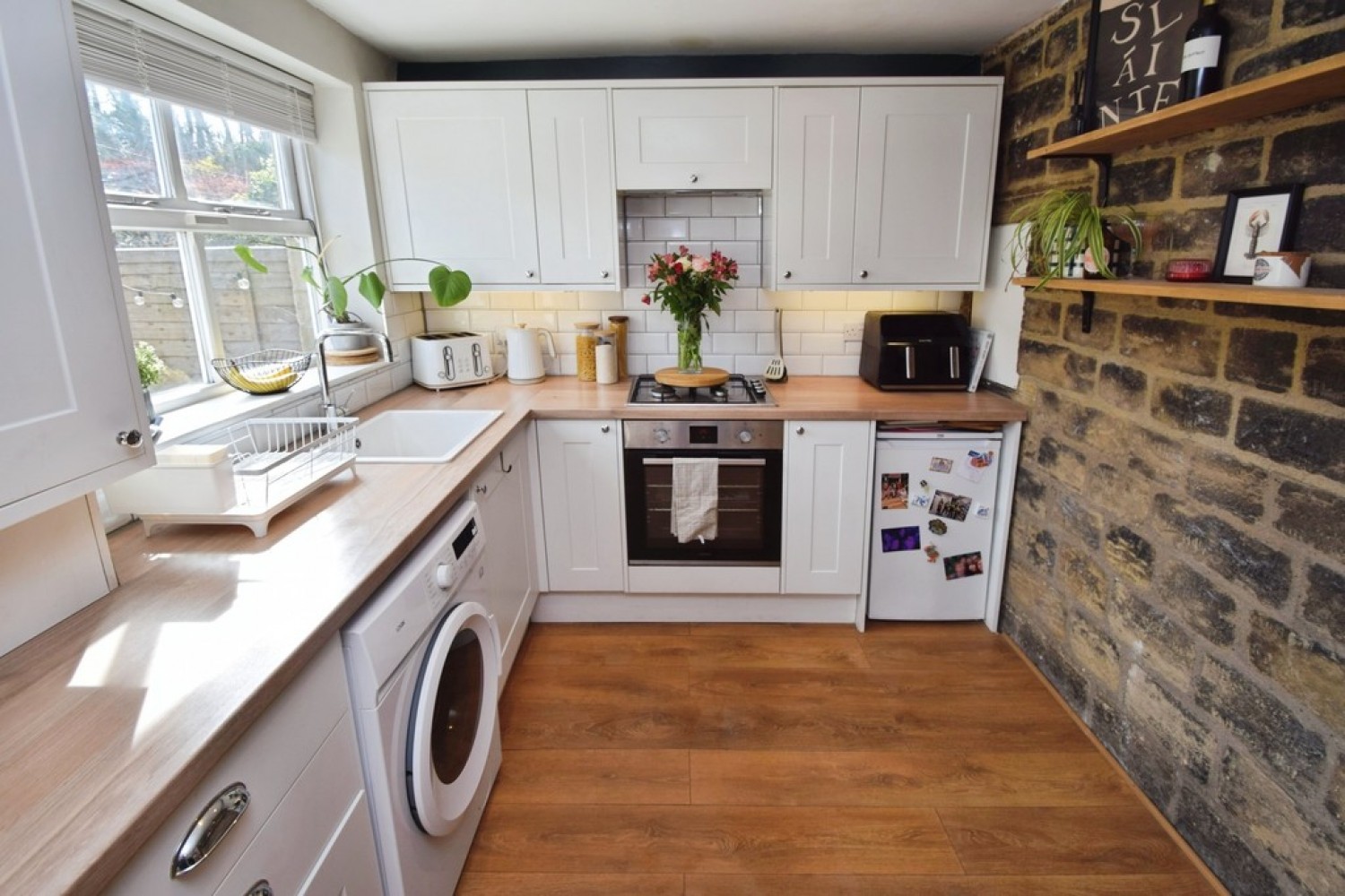 2 bedroom House for Sale Thackley, Bradford, West Yorkshire