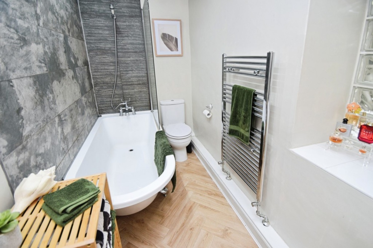 2 bedroom House for Sale Thackley, Bradford, West Yorkshire