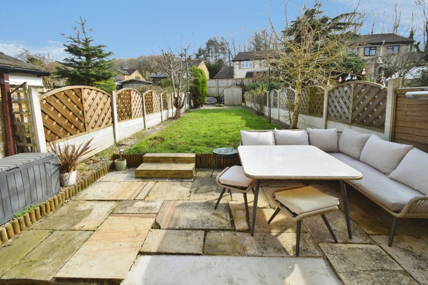 2 bedroom House for Sale Thackley, Bradford, West Yorkshire