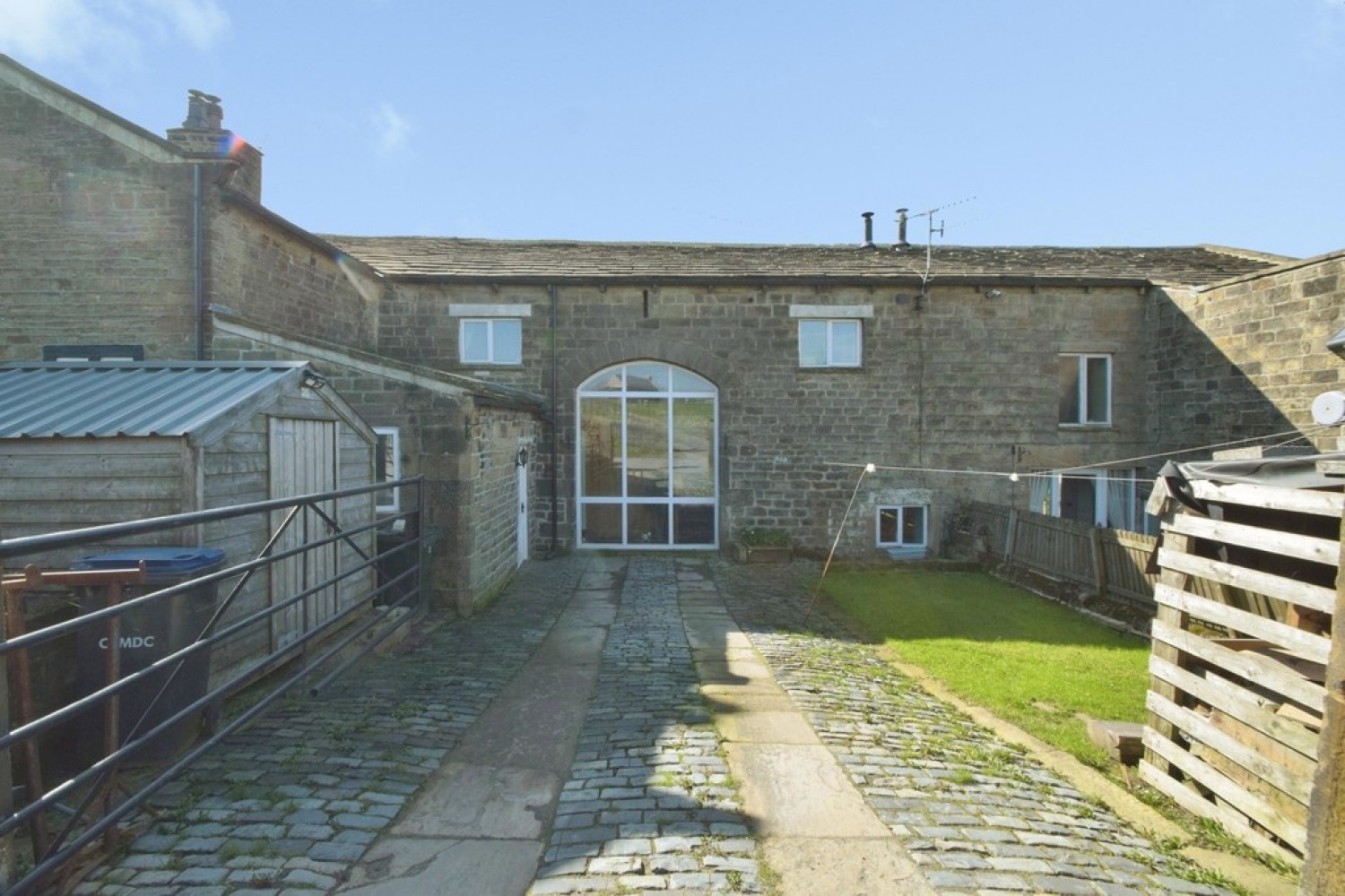 4 bedroom House for Sale Back Shaw Lane, Hainworth Shaw, Keighley