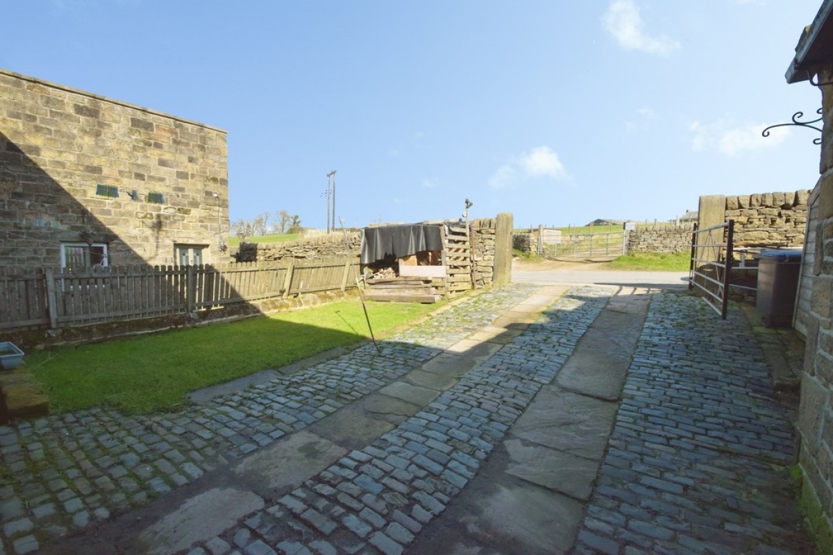 Back Shaw Lane, Hainworth Shaw, Keighley