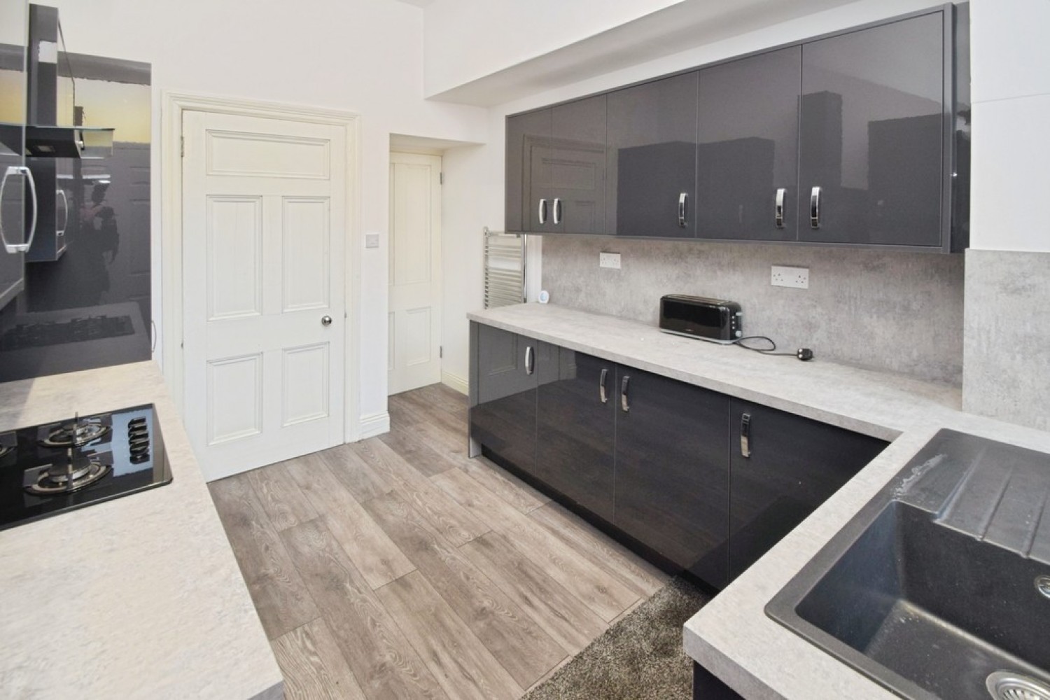 6 bedroom House in Utley, Keighley, West Yorkshire