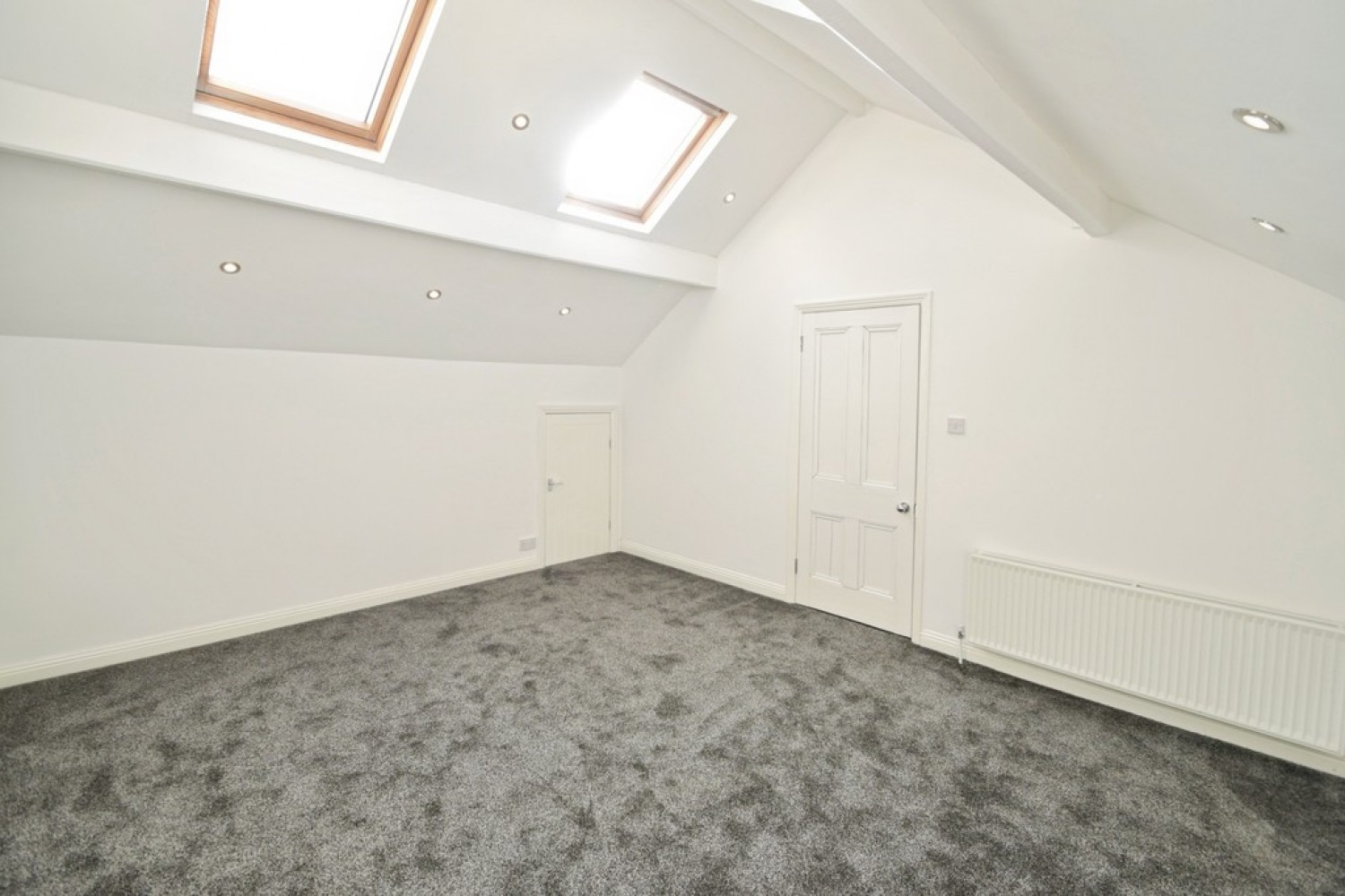 6 bedroom House in Utley, Keighley, West Yorkshire