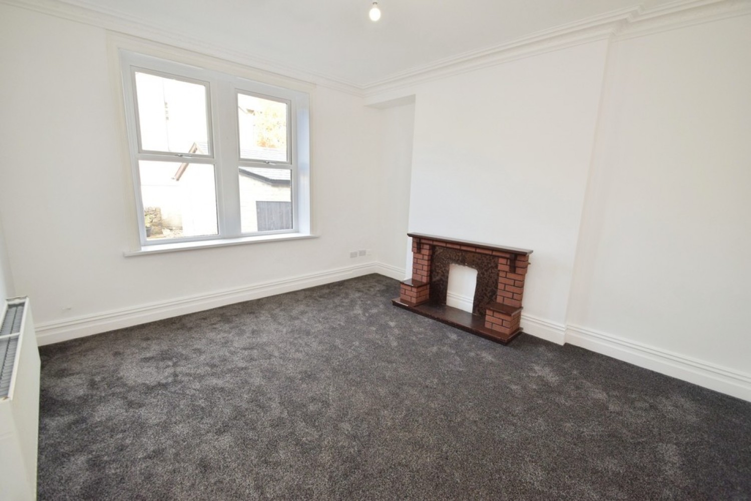 6 bedroom House in Utley, Keighley, West Yorkshire