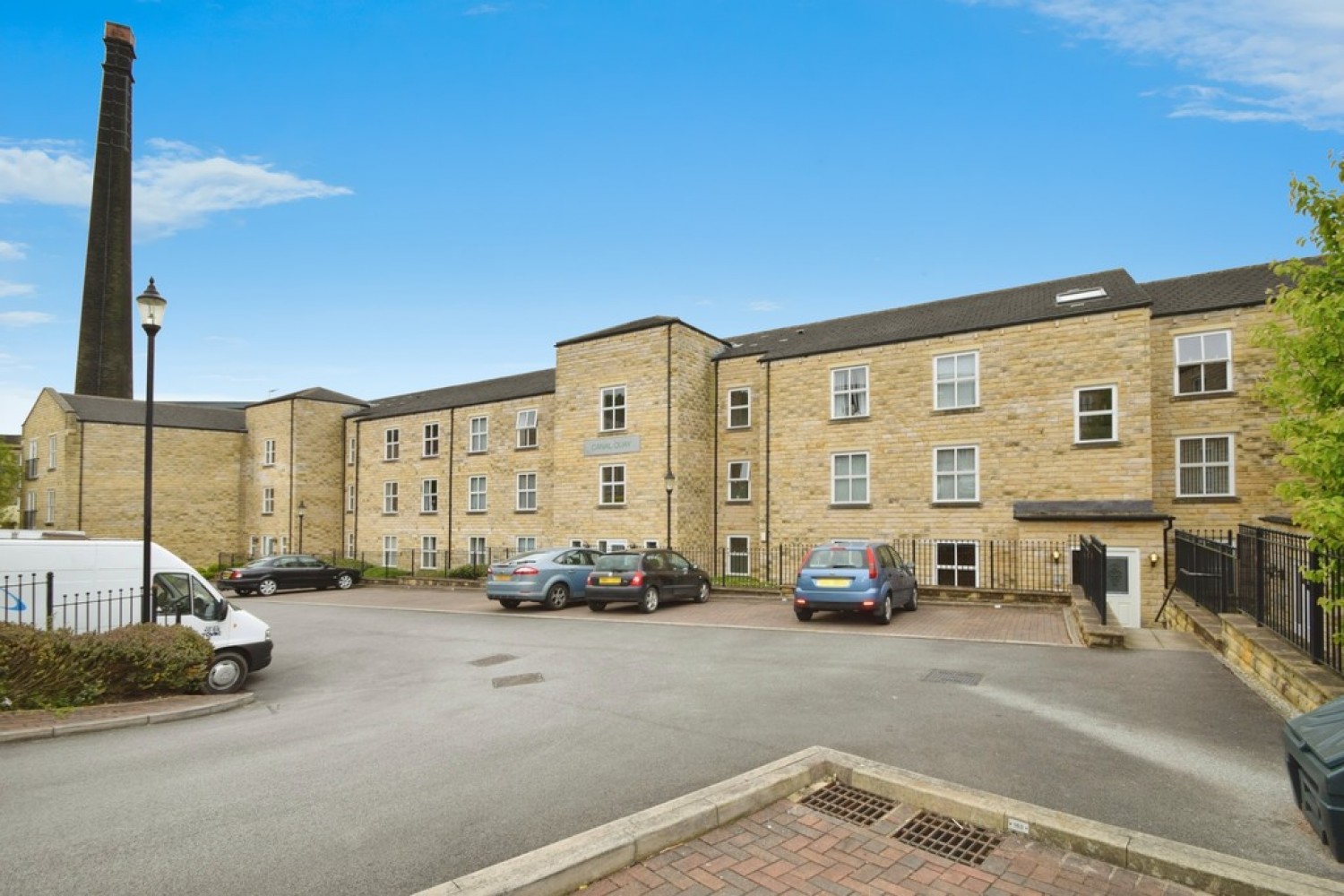 2 bedroom Flat for Sale Bingley, Bradford, West Yorkshire