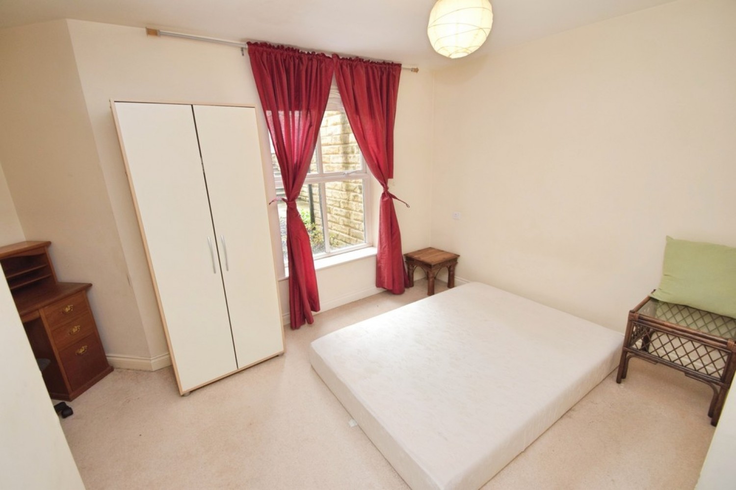 2 bedroom Flat for Sale Bingley, Bradford, West Yorkshire