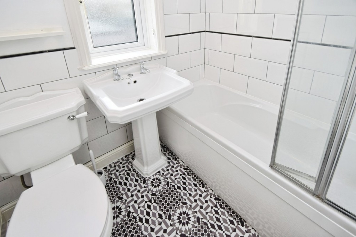 3 bedroom House for Sale Thackley, Bradford, West Yorkshire