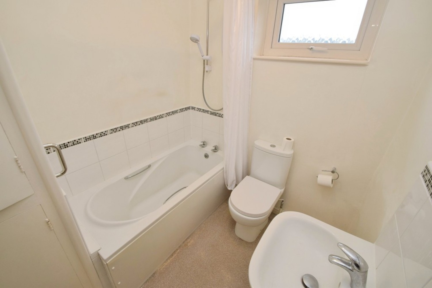 3 bedroom House in Long Lee, Keighley, West Yorkshire
