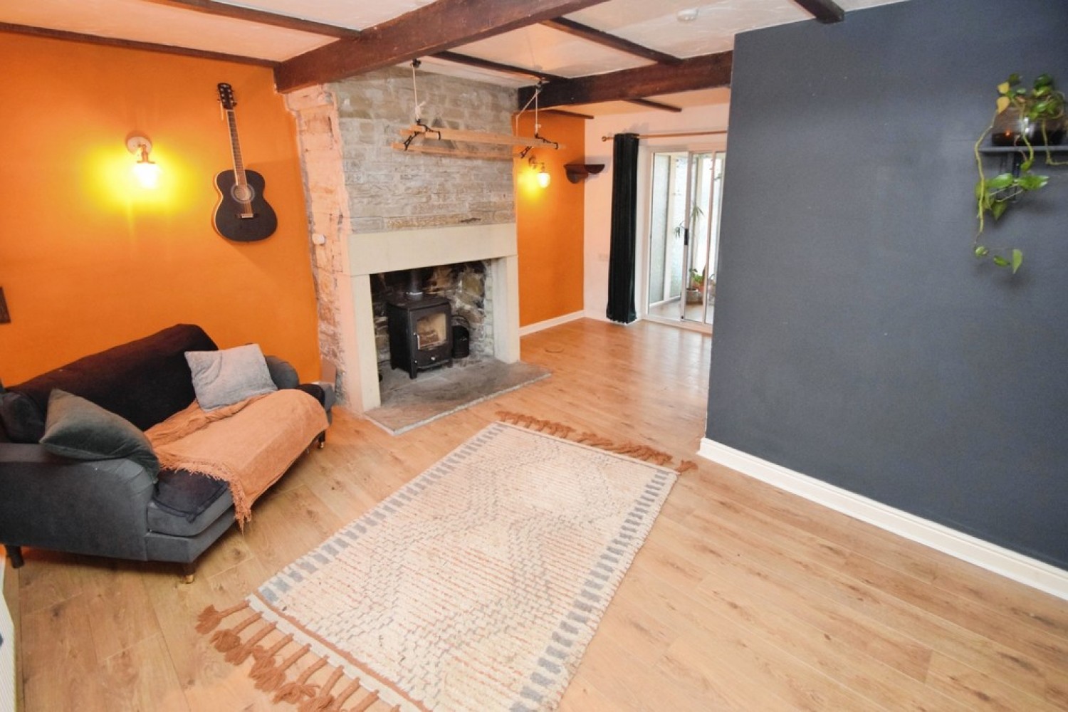 2 bedroom House for Sale Denholme, Bradford, West Yorkshire