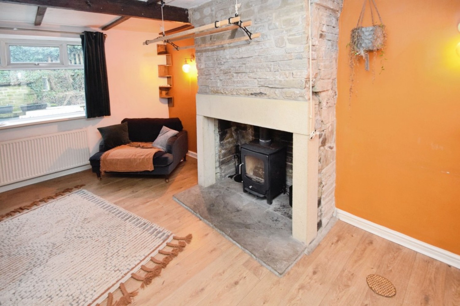 2 bedroom House for Sale Denholme, Bradford, West Yorkshire