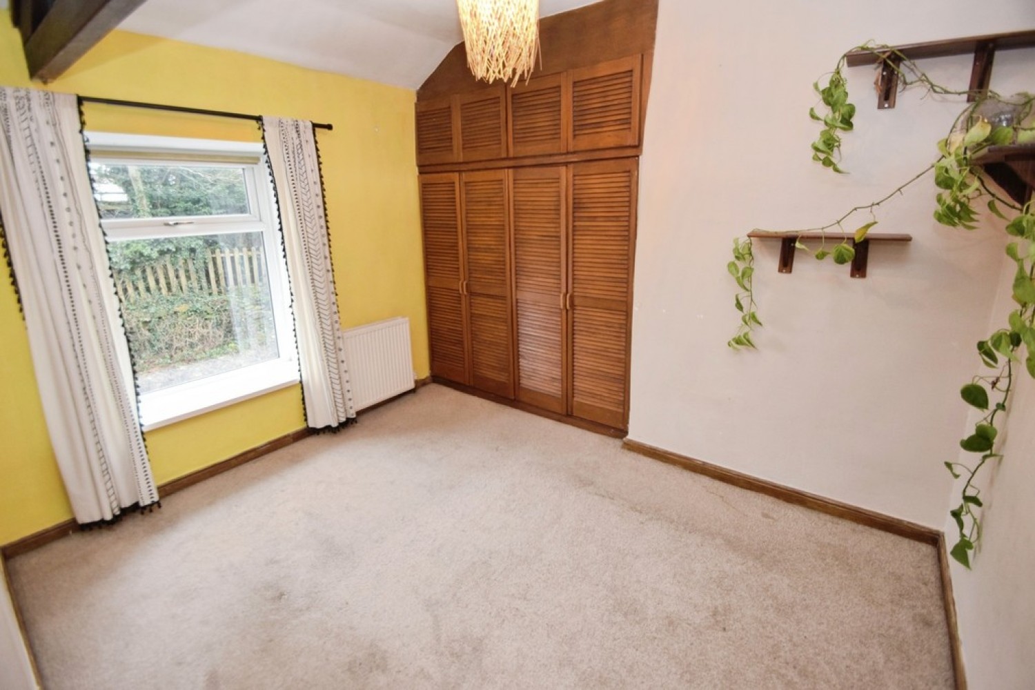 2 bedroom House for Sale Denholme, Bradford, West Yorkshire