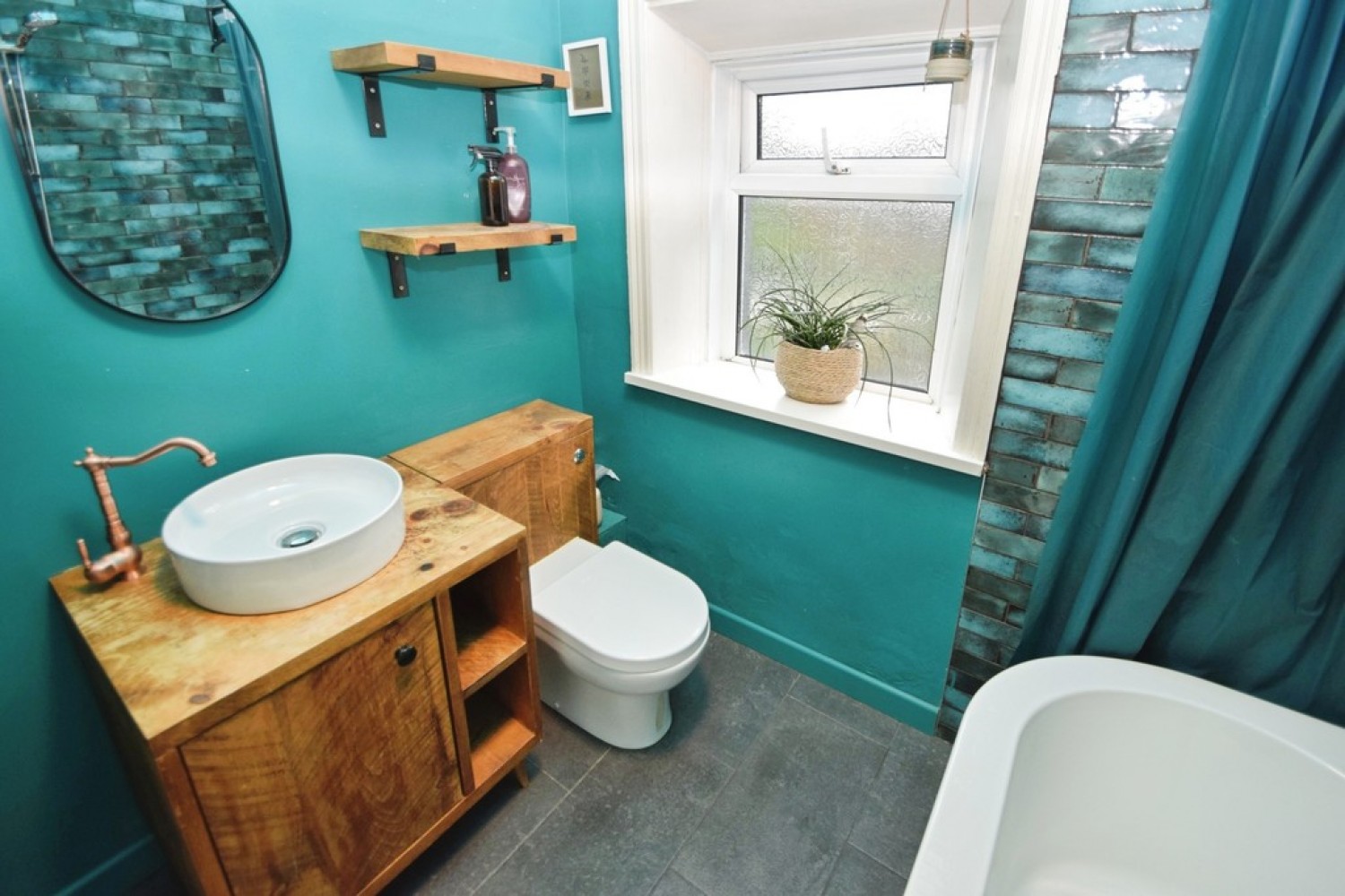 2 bedroom House for Sale Denholme, Bradford, West Yorkshire