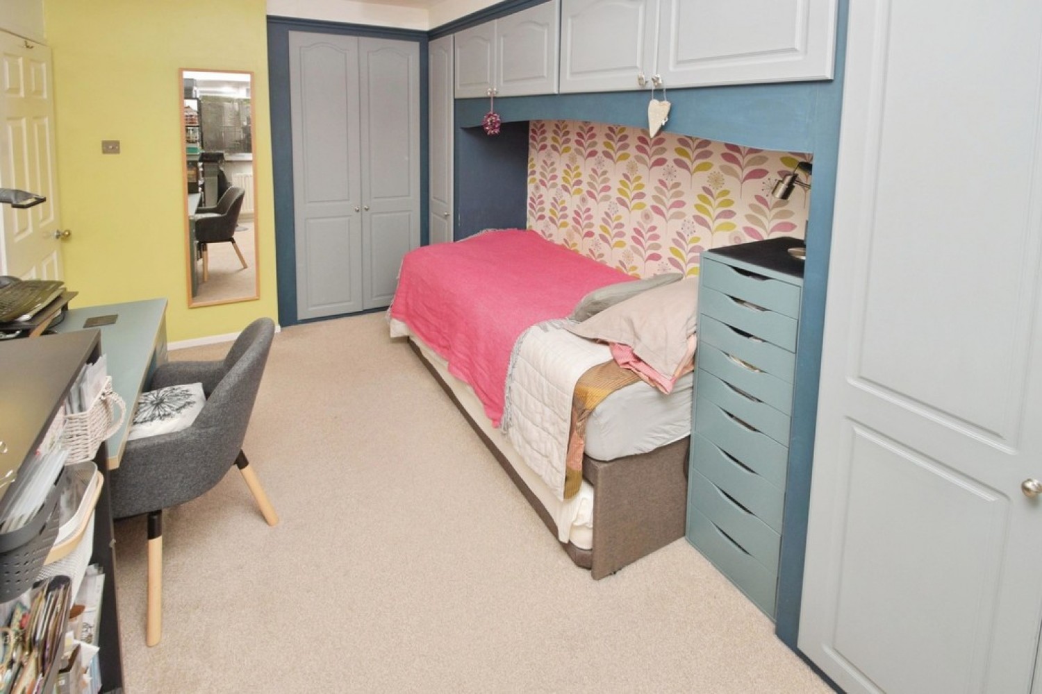 2 bedroom Bungalow in Denholme, Bradford, West Yorkshire