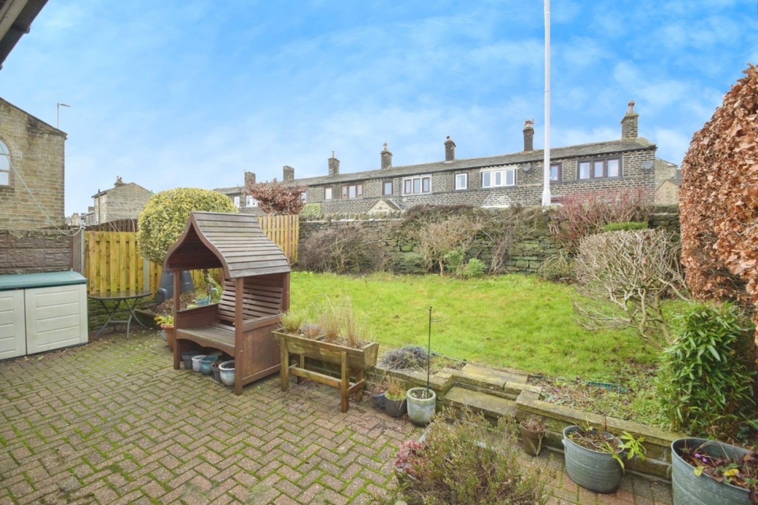 2 bedroom Bungalow in Denholme, Bradford, West Yorkshire