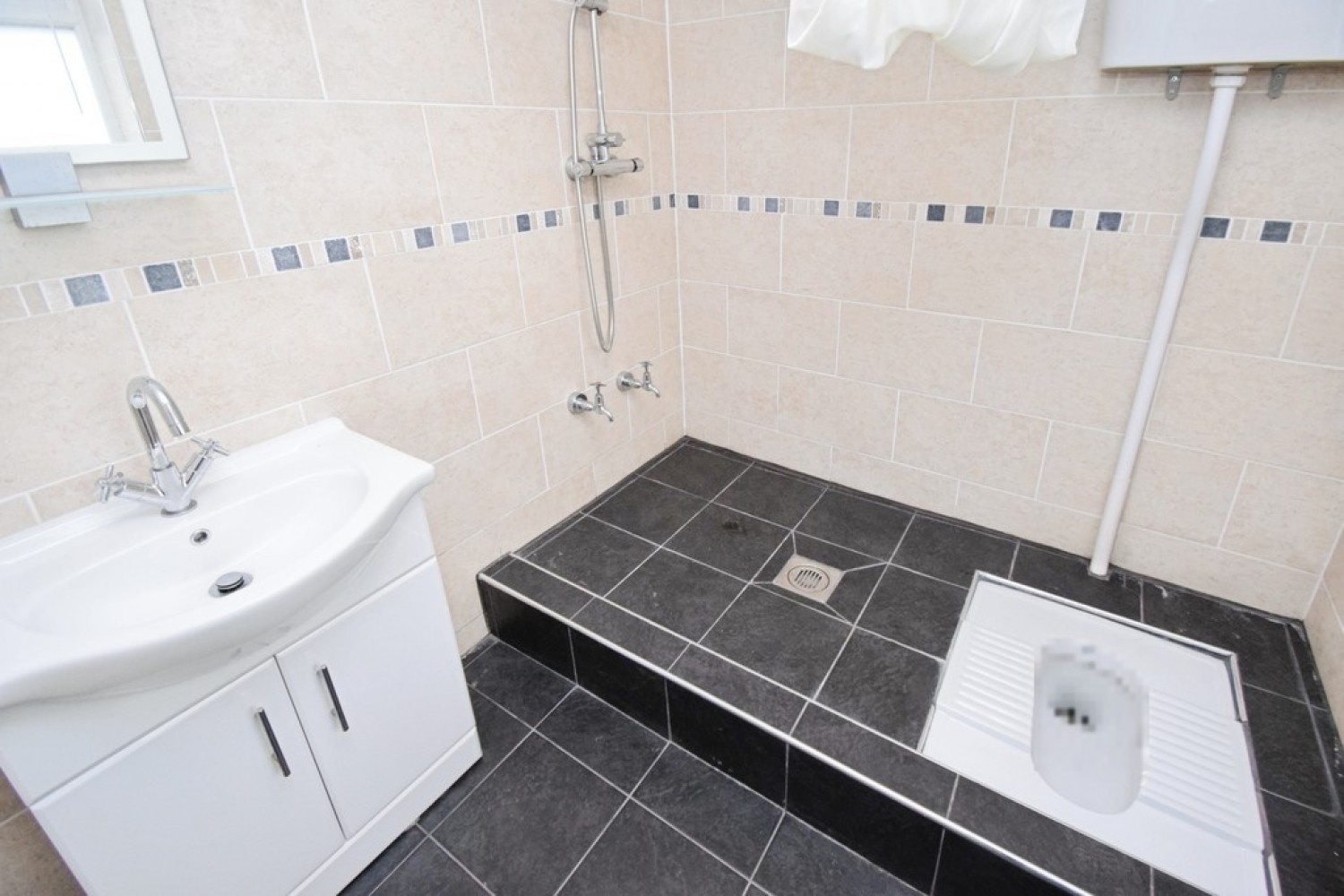 8 bedroom House for Sale Hazelhurst Road, Bradford, West Yorkshire