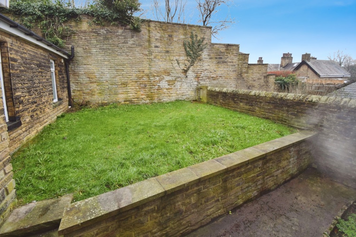 8 bedroom House for Sale Hazelhurst Road, Bradford, West Yorkshire