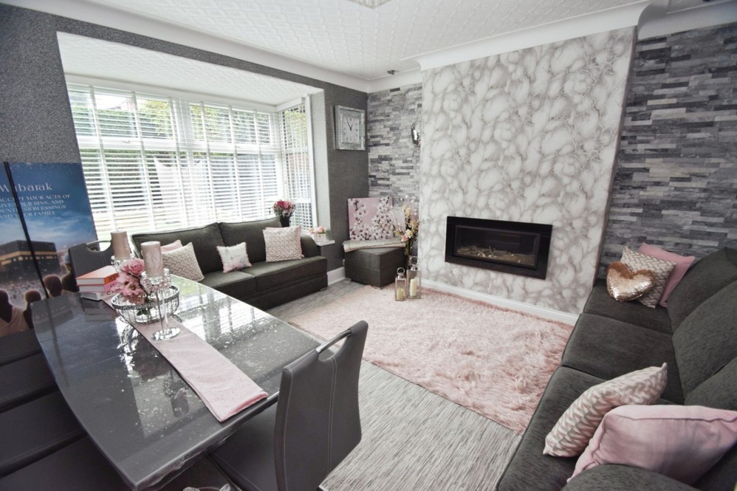 3 bedroom House in High Park Drive, Bradford, West Yorkshire