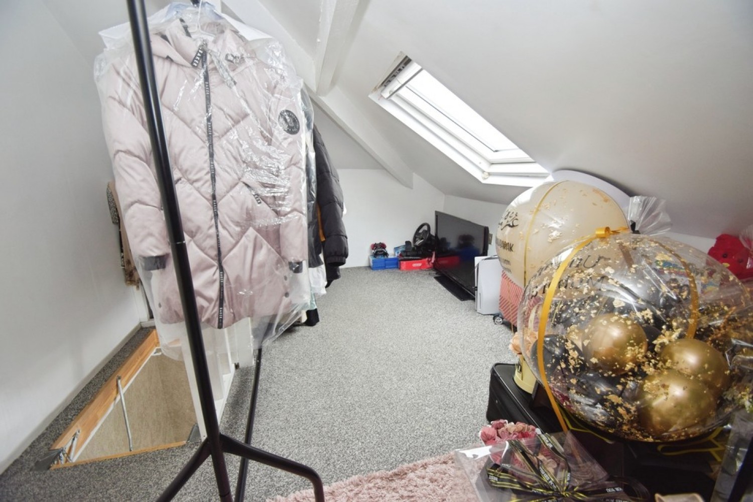 3 bedroom House in High Park Drive, Bradford, West Yorkshire