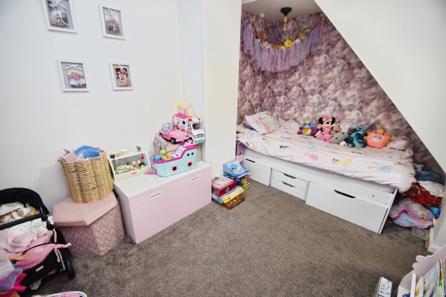 2 bedroom House for Sale Shipley, Bradford, West Yorkshire