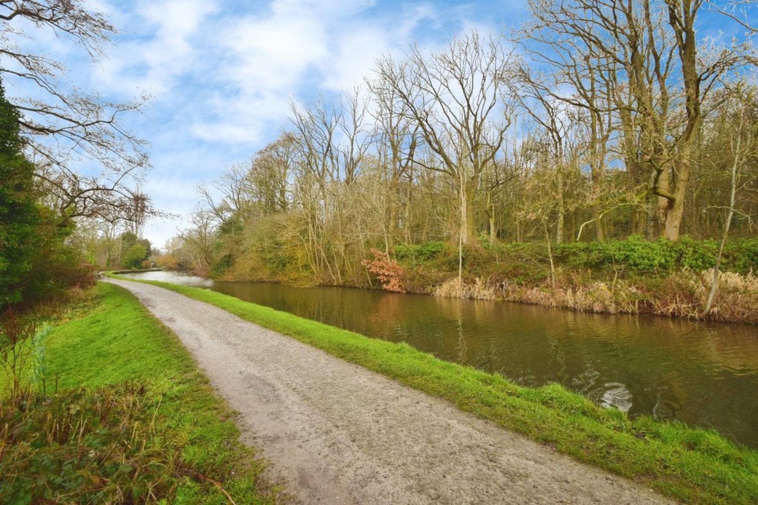 3 bedroom House in Riddlesden, Keighley, West Yorkshire
