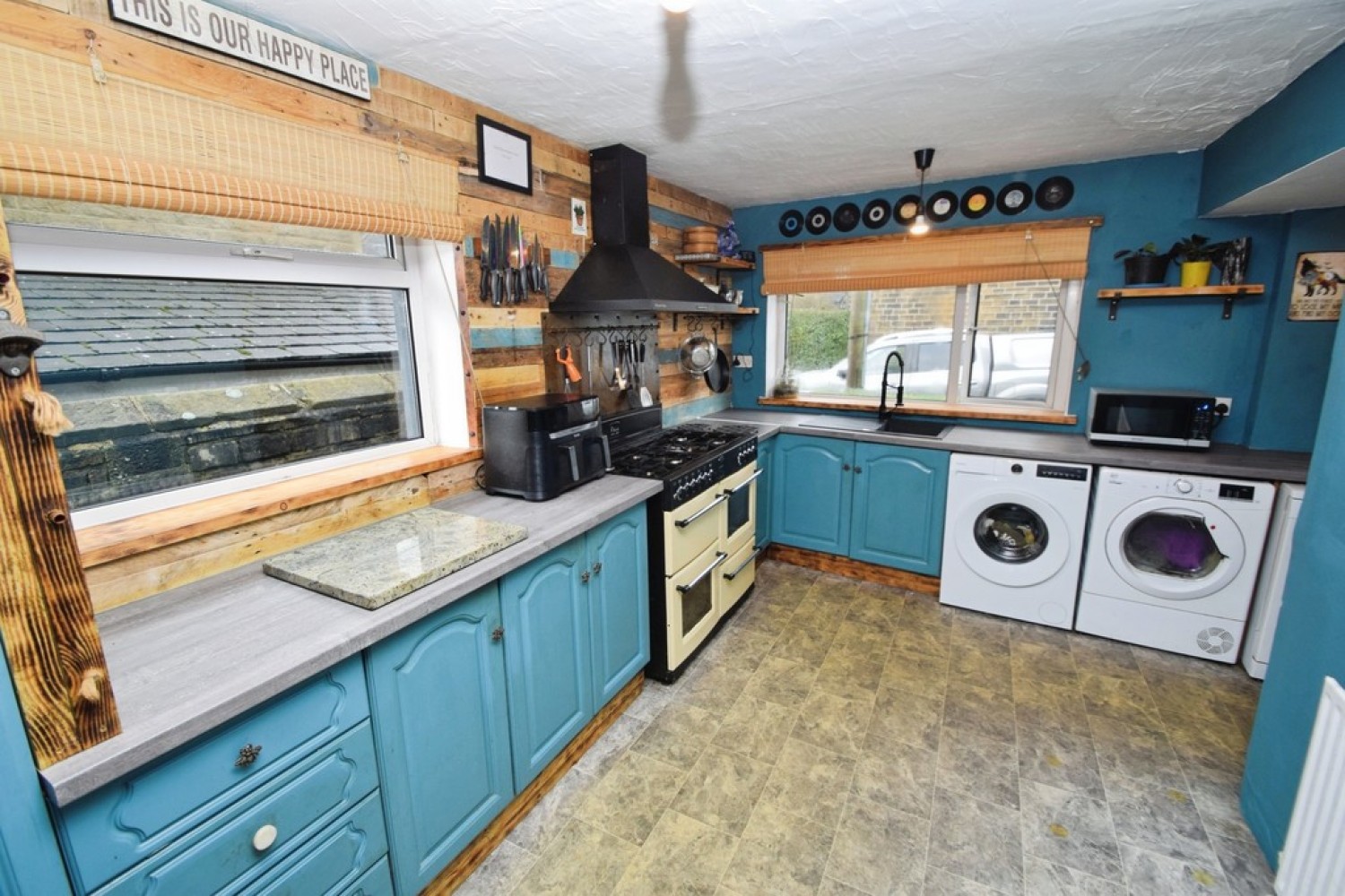 3 bedroom House in Oakworth, Keighley, West Yorkshire