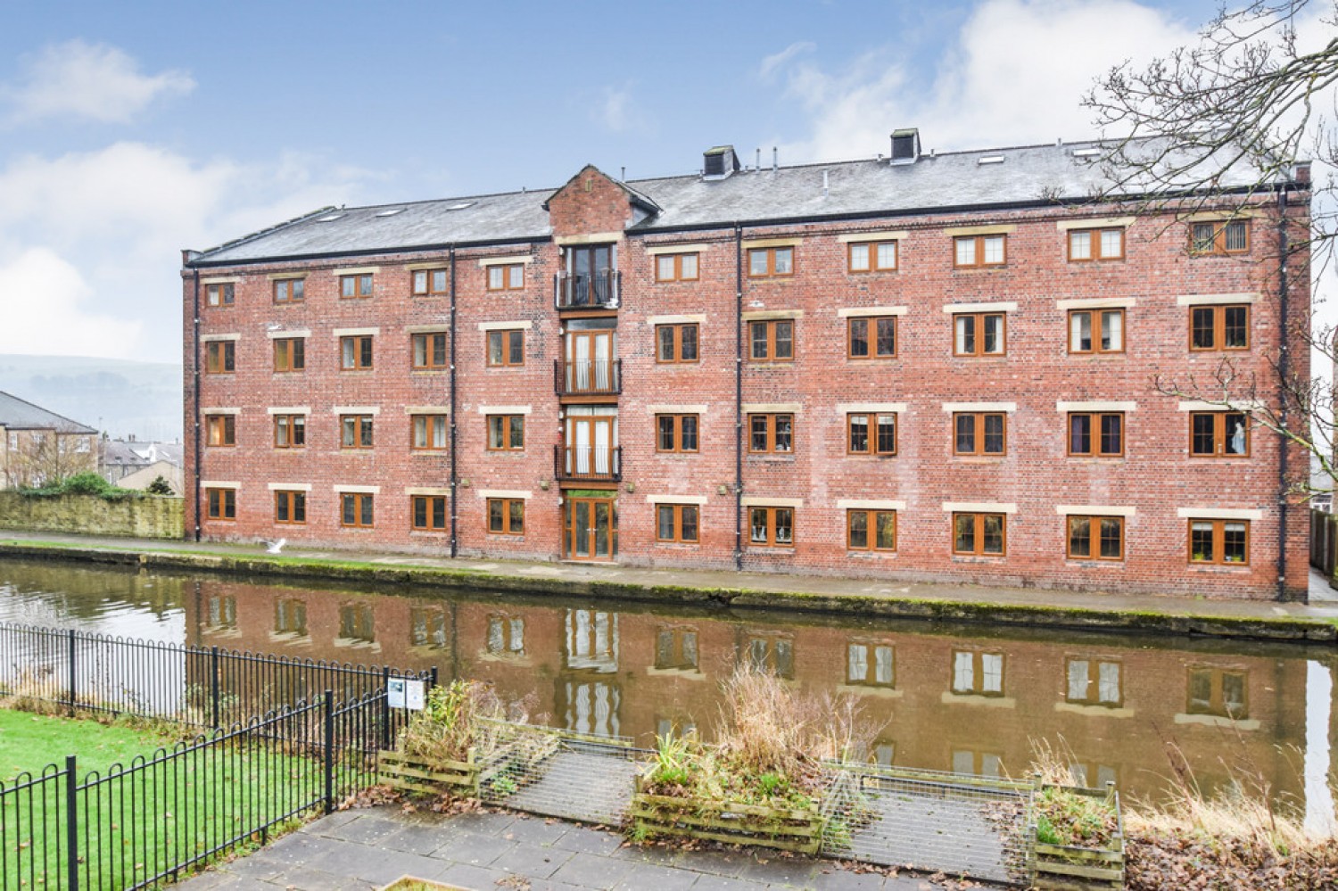 1 bedroom Flat for Letting Canal Road, Riddlesden, Keighley