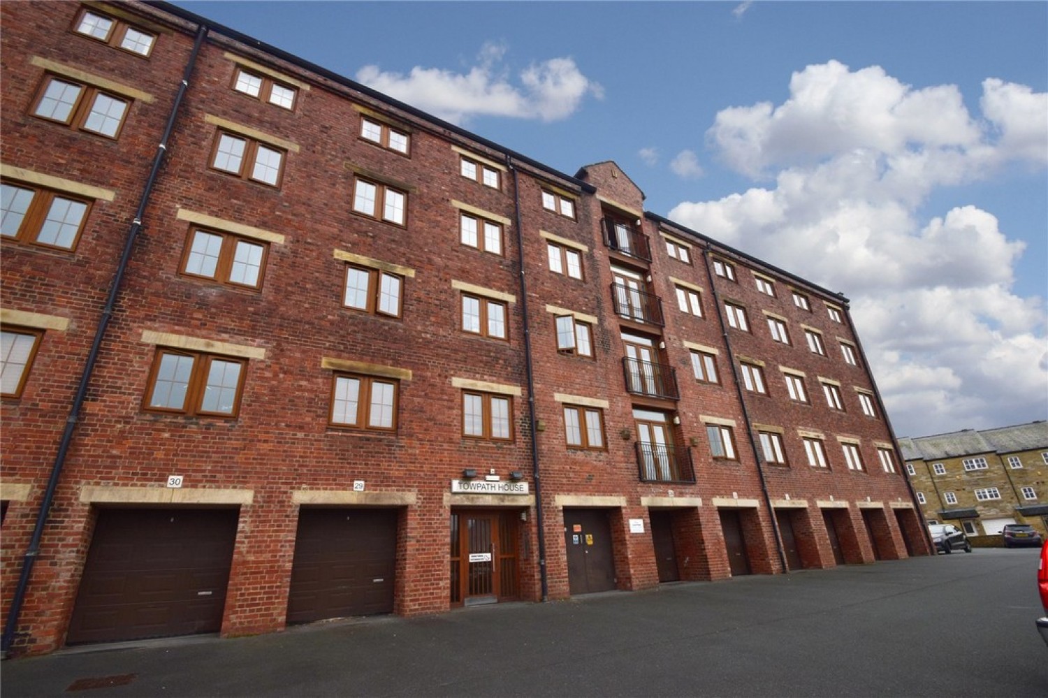 1 bedroom Flat for Letting Canal Road, Riddlesden, Keighley