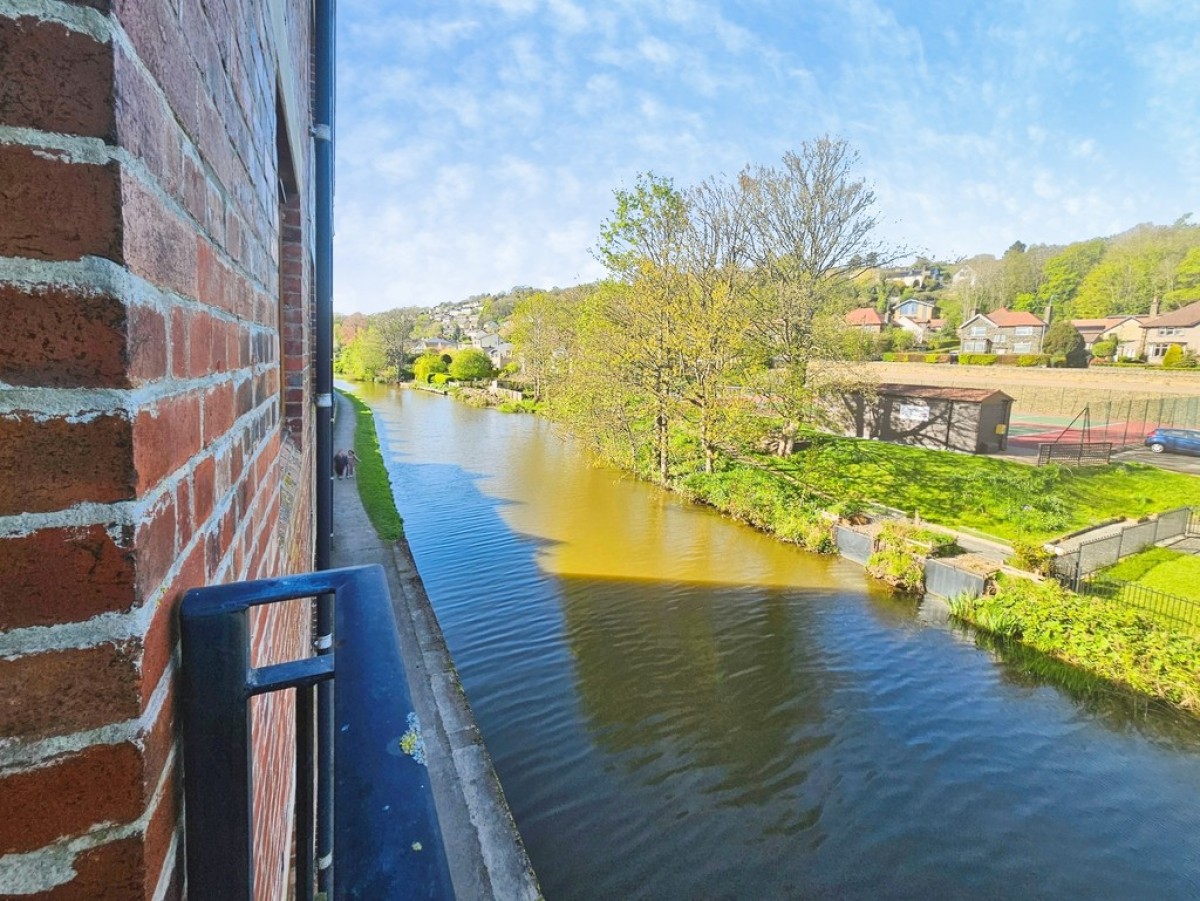Canal Road, Riddlesden, Keighley