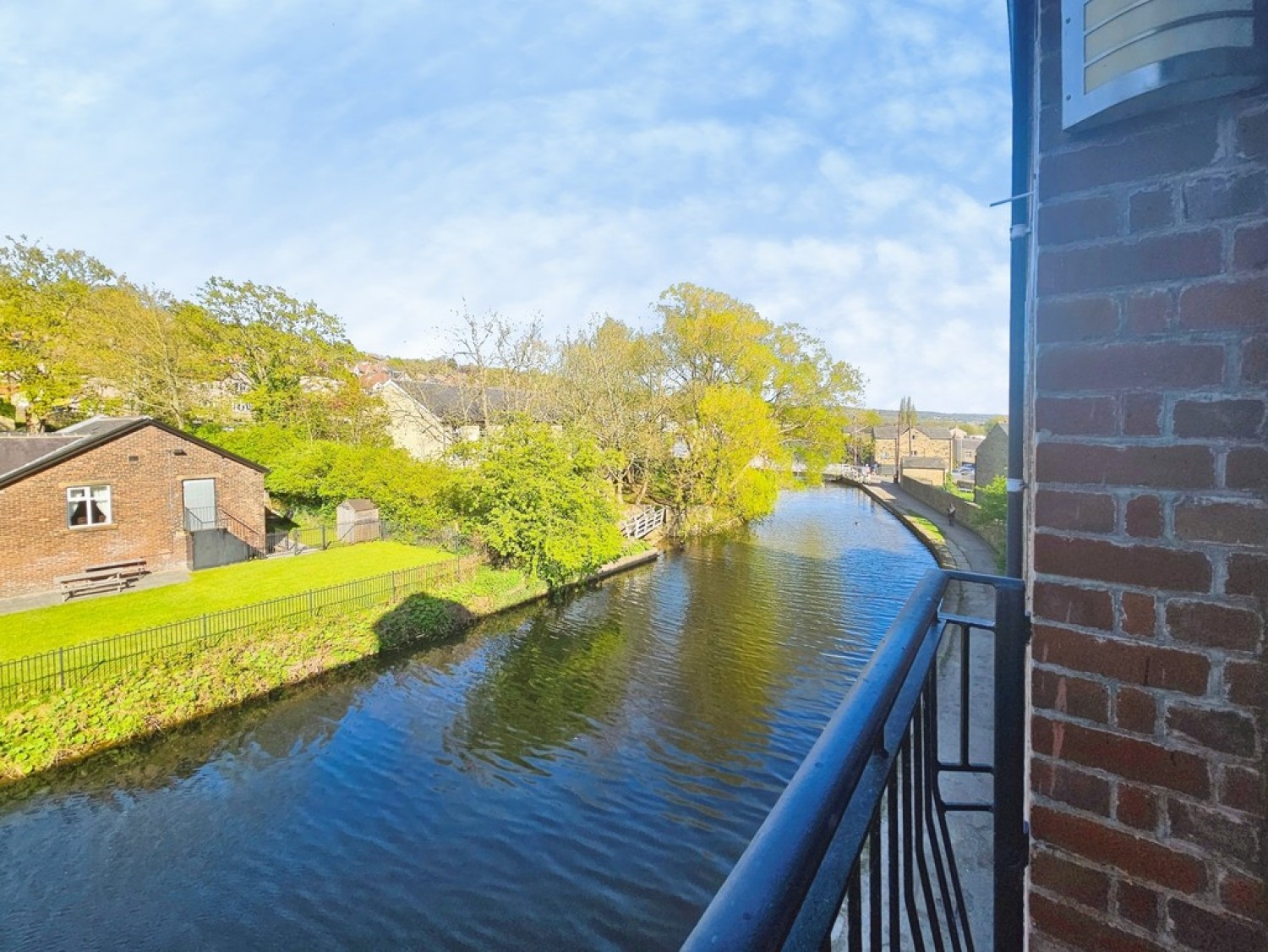 1 bedroom Flat for Letting Canal Road, Riddlesden, Keighley
