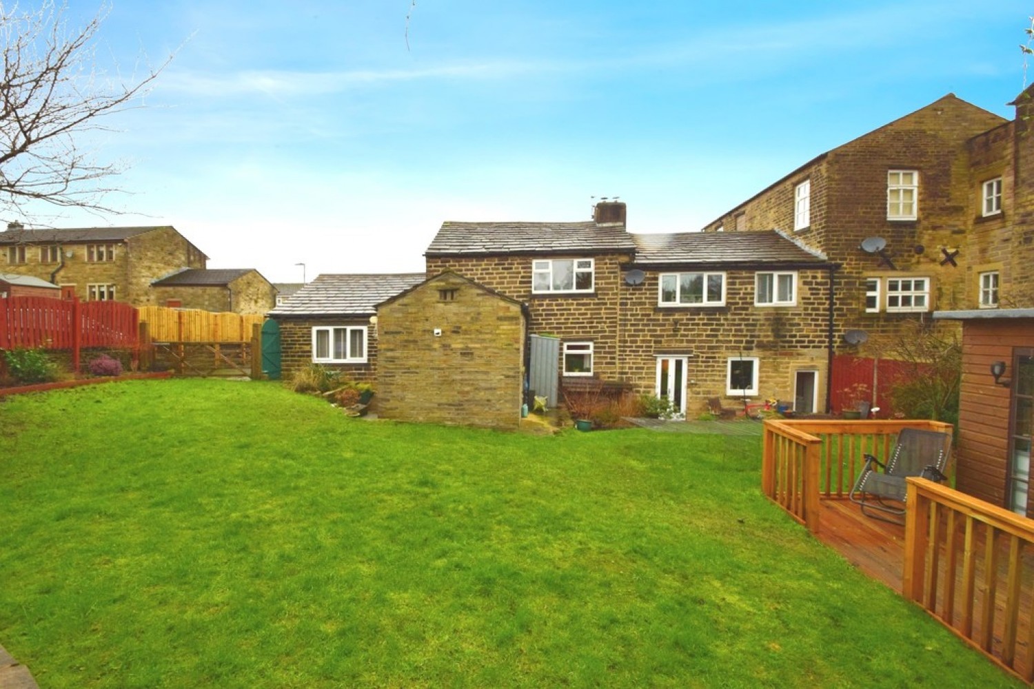 4 bedroom House for Sale Moss Row, Wilsden, Bradford