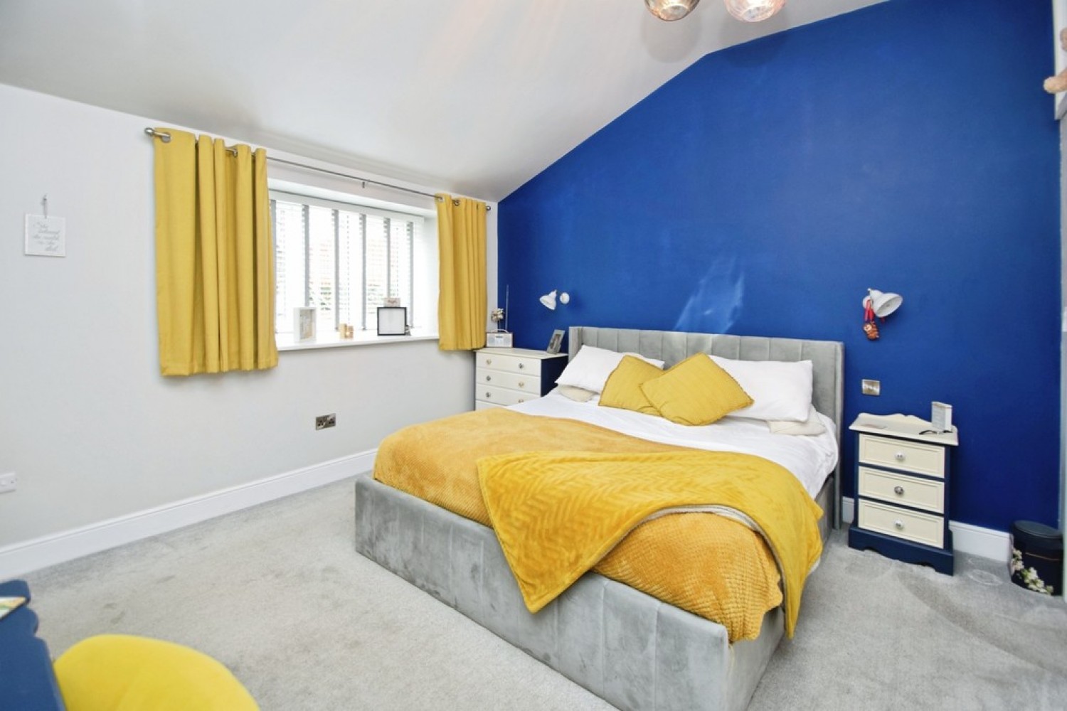 4 bedroom House for Sale Moss Row, Wilsden, Bradford