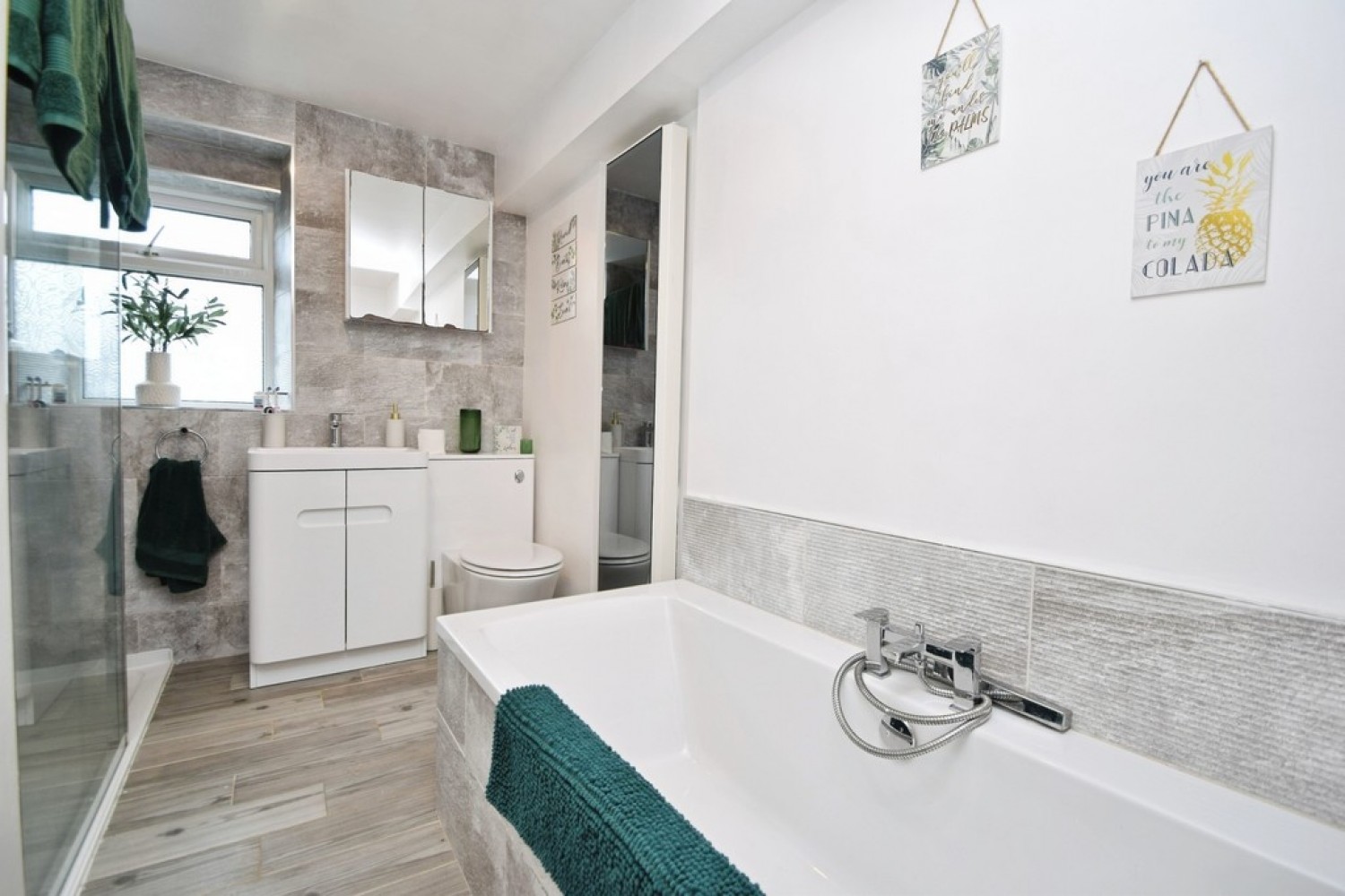 4 bedroom House for Sale Moss Row, Wilsden, Bradford