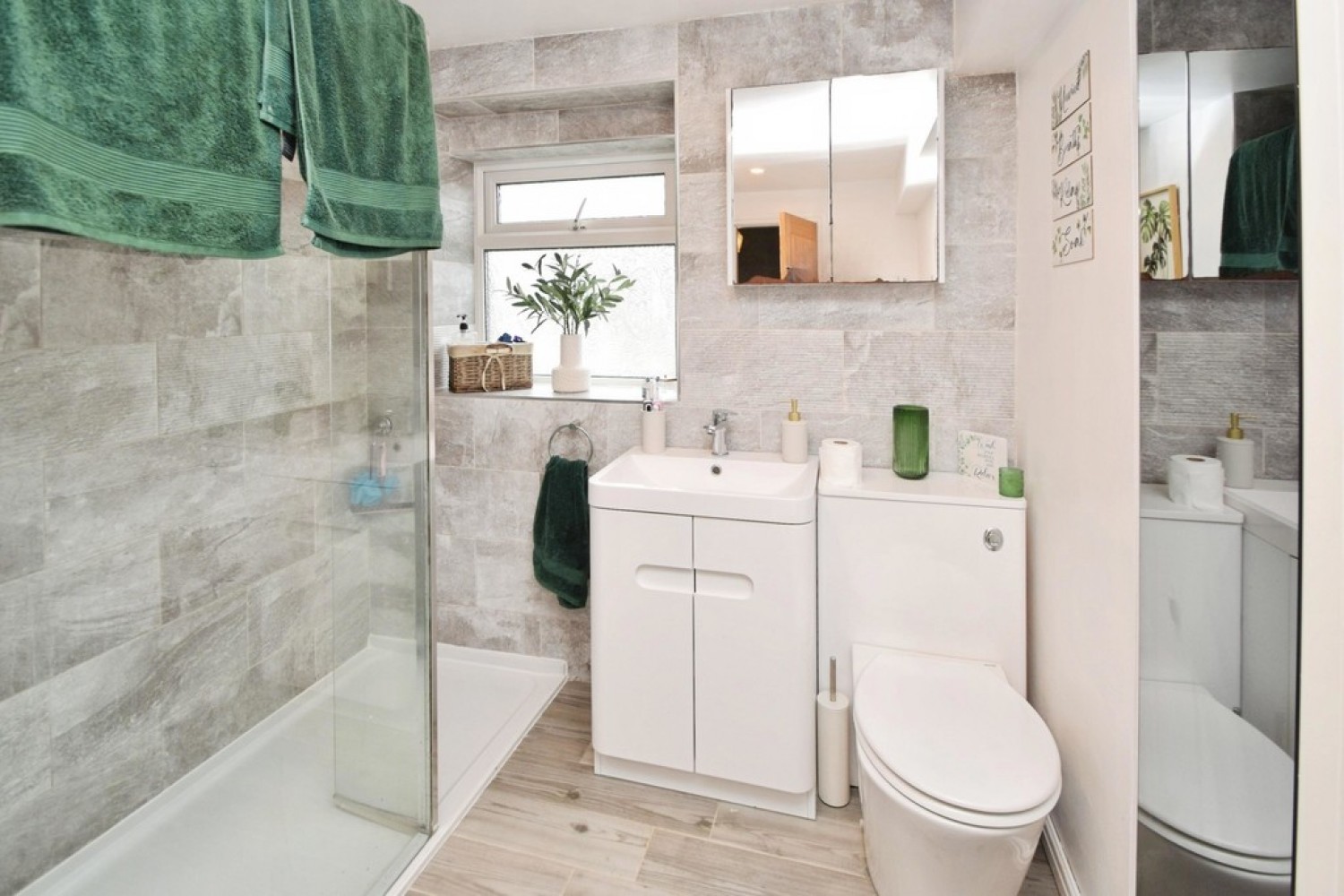 4 bedroom House for Sale Moss Row, Wilsden, Bradford