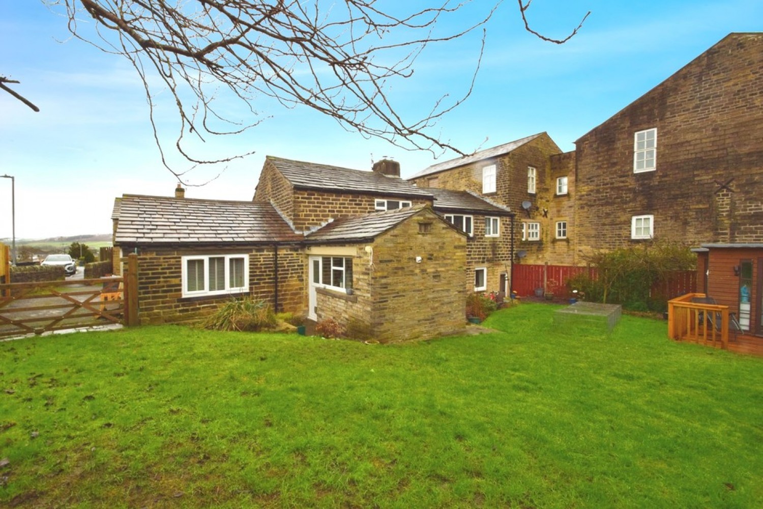 4 bedroom House for Sale Moss Row, Wilsden, Bradford