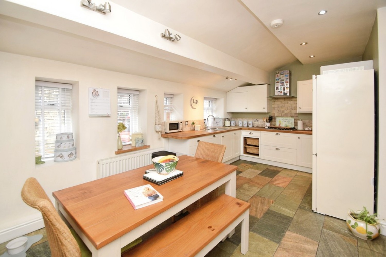 4 bedroom House for Sale Moss Row, Wilsden, Bradford