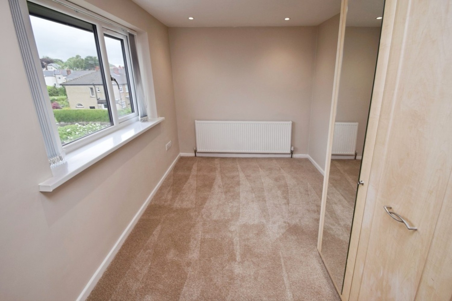 4 bedroom House for Sale Nab Wood, Bradford, West Yorkshire