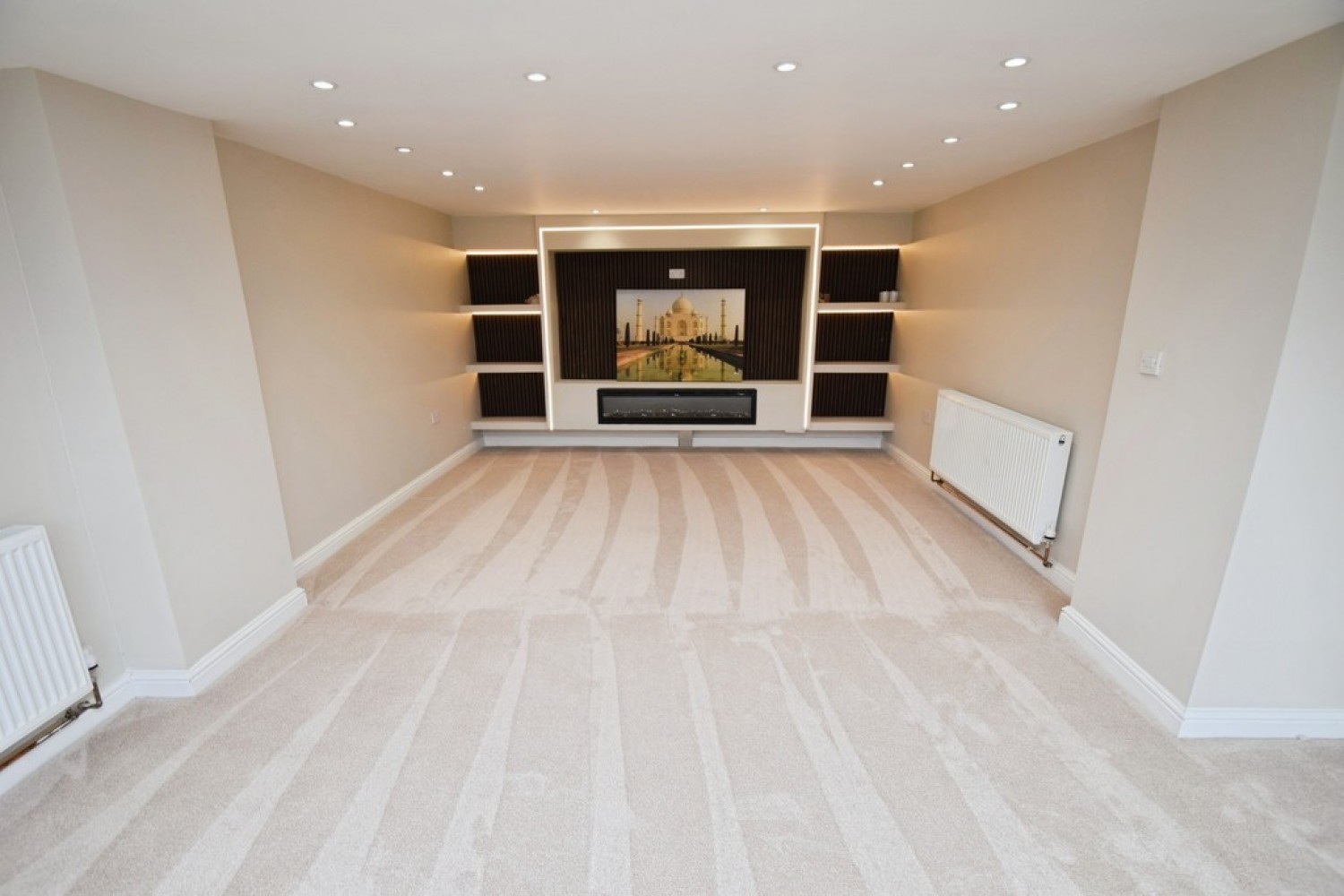 4 bedroom House for Sale Nab Wood, Bradford, West Yorkshire