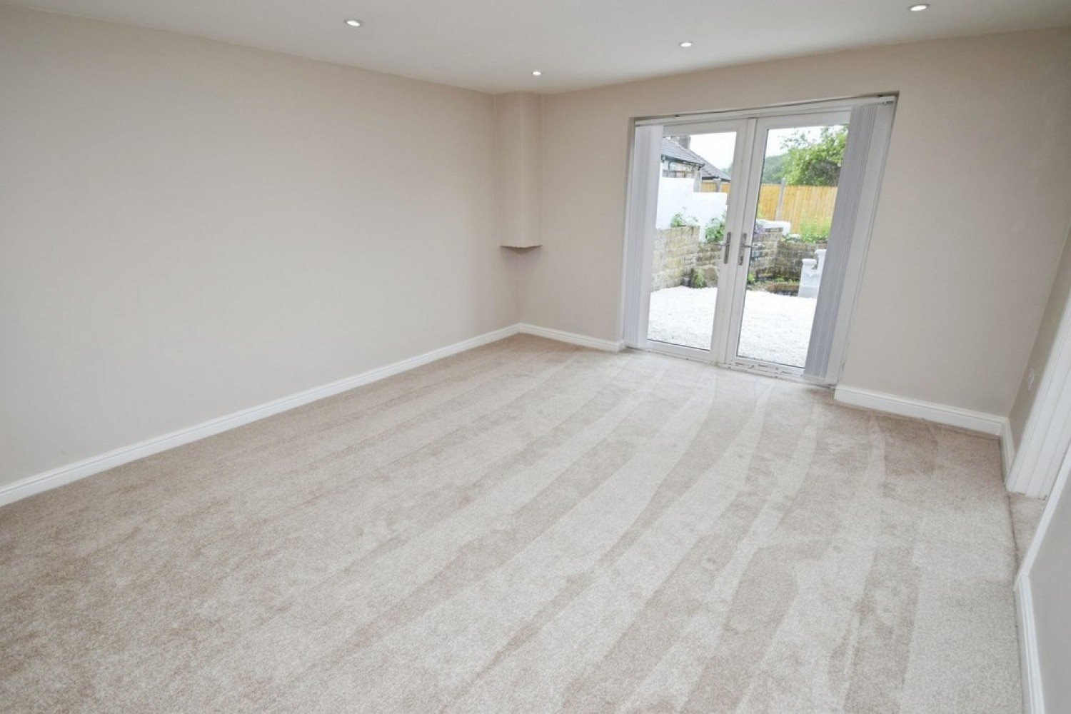 4 bedroom House for Sale Nab Wood, Bradford, West Yorkshire