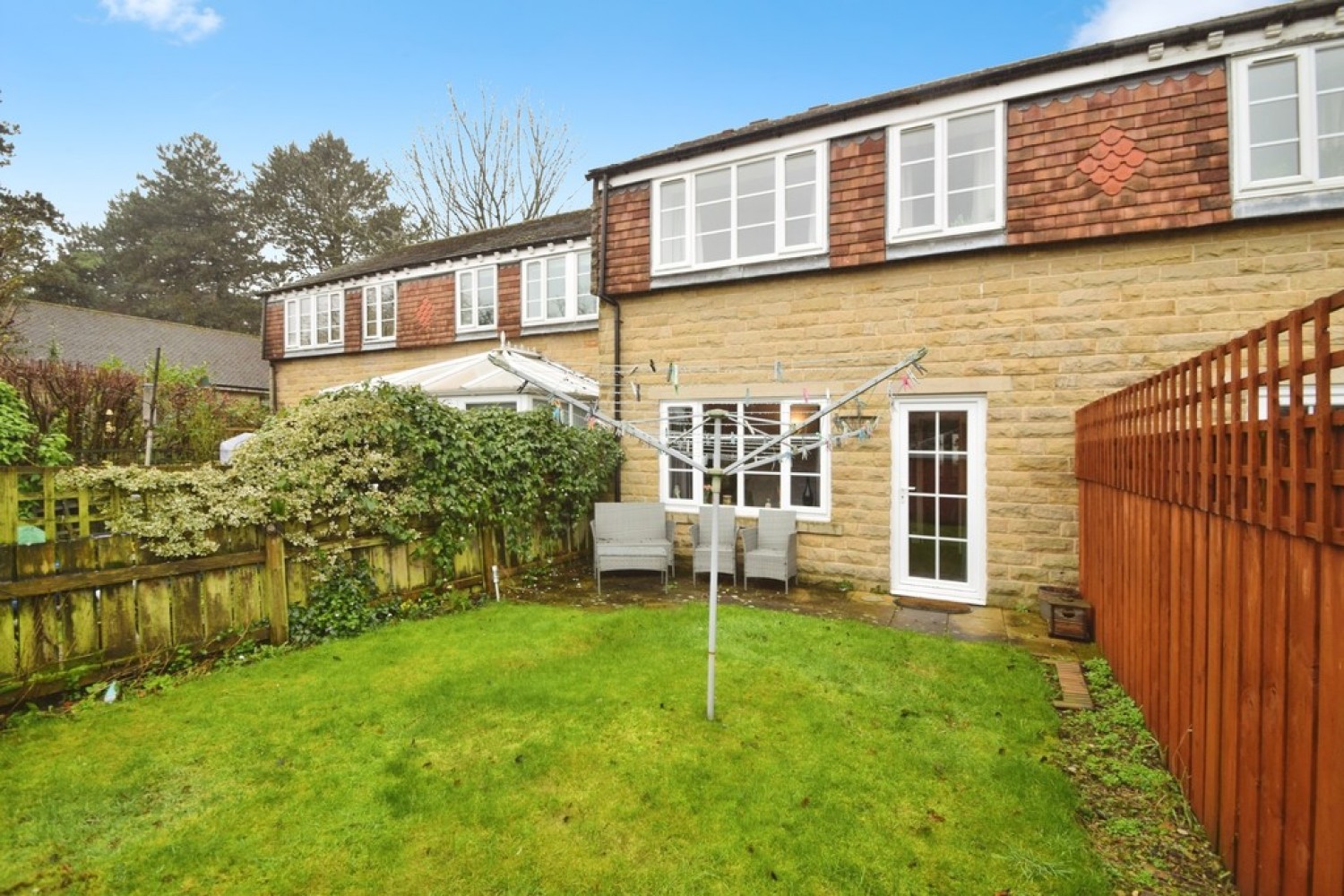 2 bedroom House for Sale Bingley, Bradford, West Yorkshire