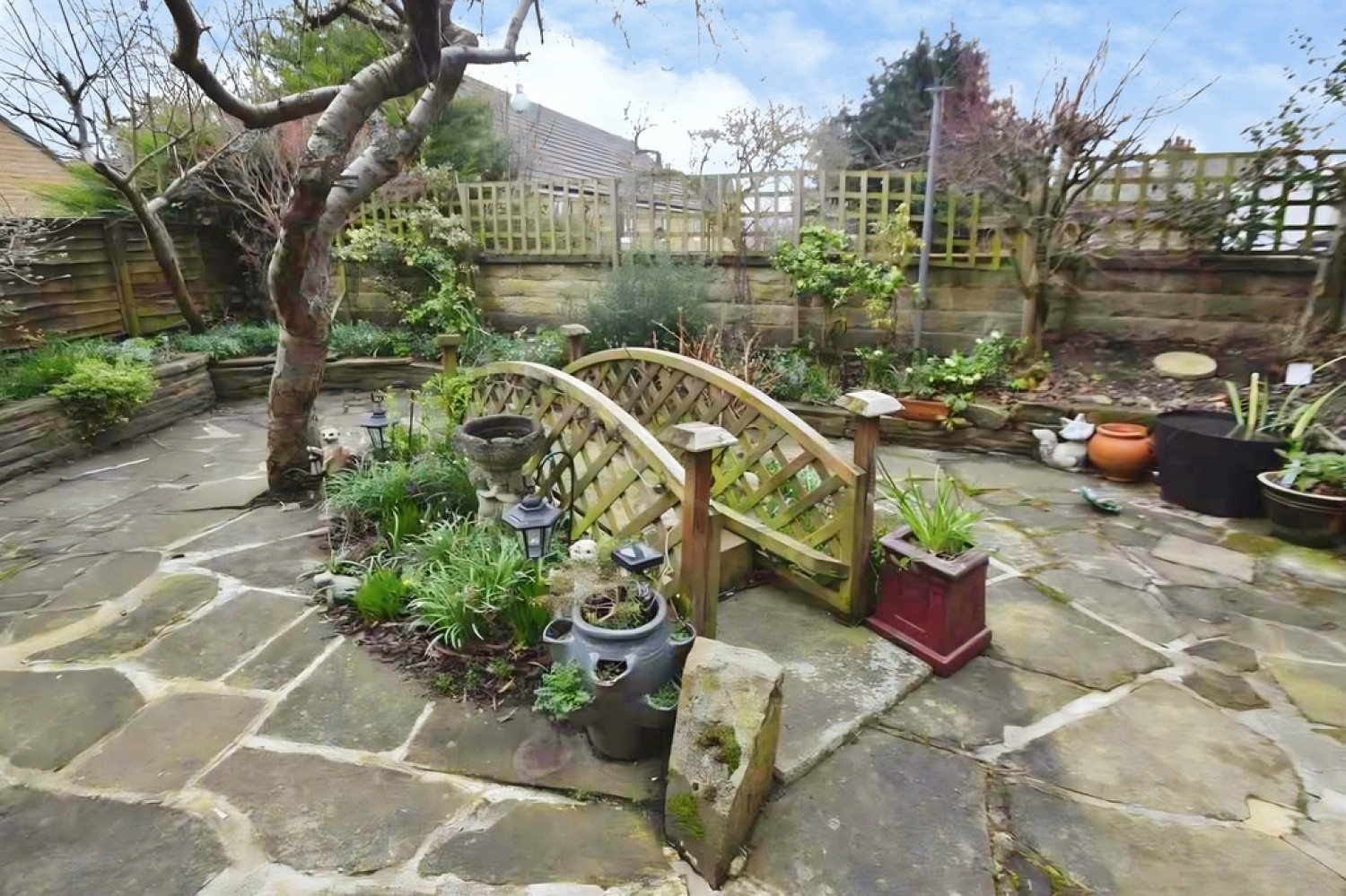 3 bedroom House for Letting Leamington Drive, Idle, Bradford