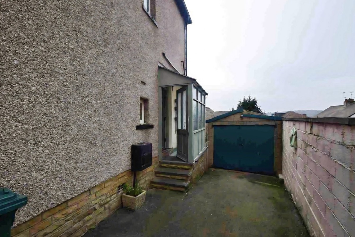 3 bedroom House for Letting Leamington Drive, Idle, Bradford