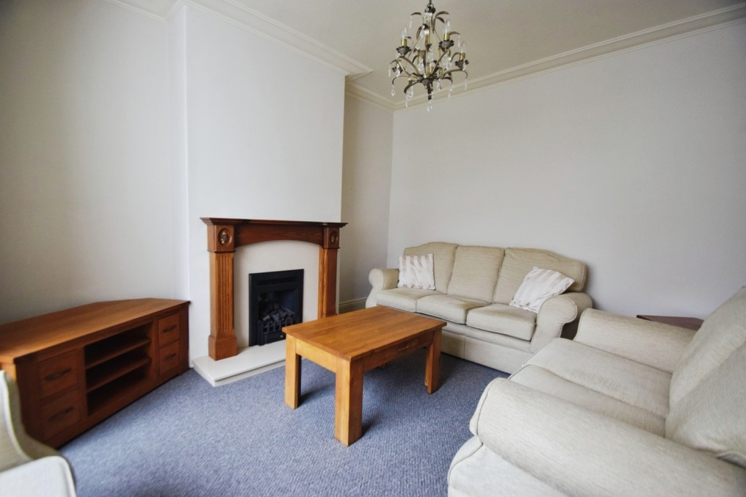 3 bedroom House for Letting Leamington Drive, Idle, Bradford