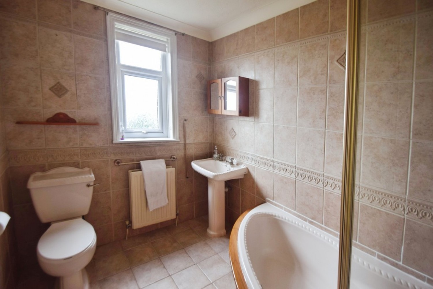 3 bedroom House for Letting Leamington Drive, Idle, Bradford