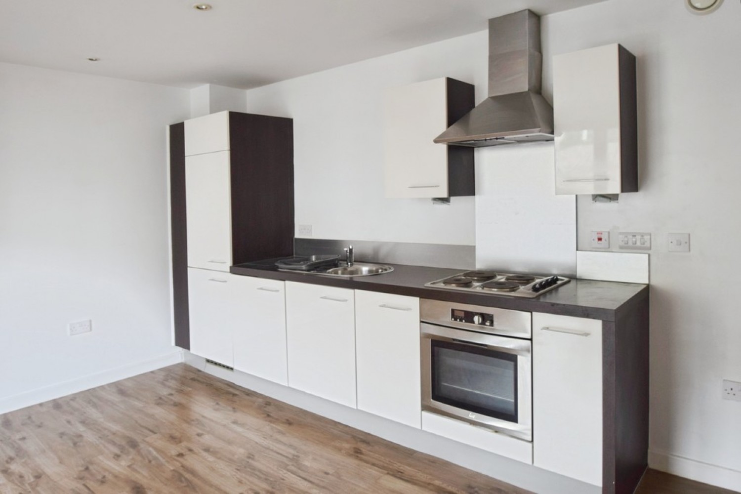 2 bedroom Flat for Letting Kassapians, Baildon, West Yorkshire