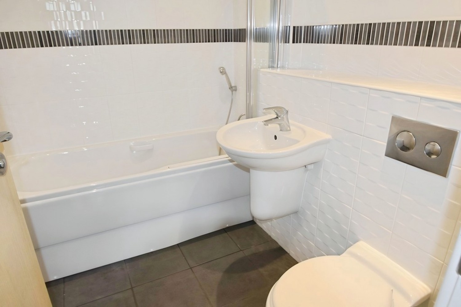 2 bedroom Flat for Letting Kassapians, Baildon, West Yorkshire