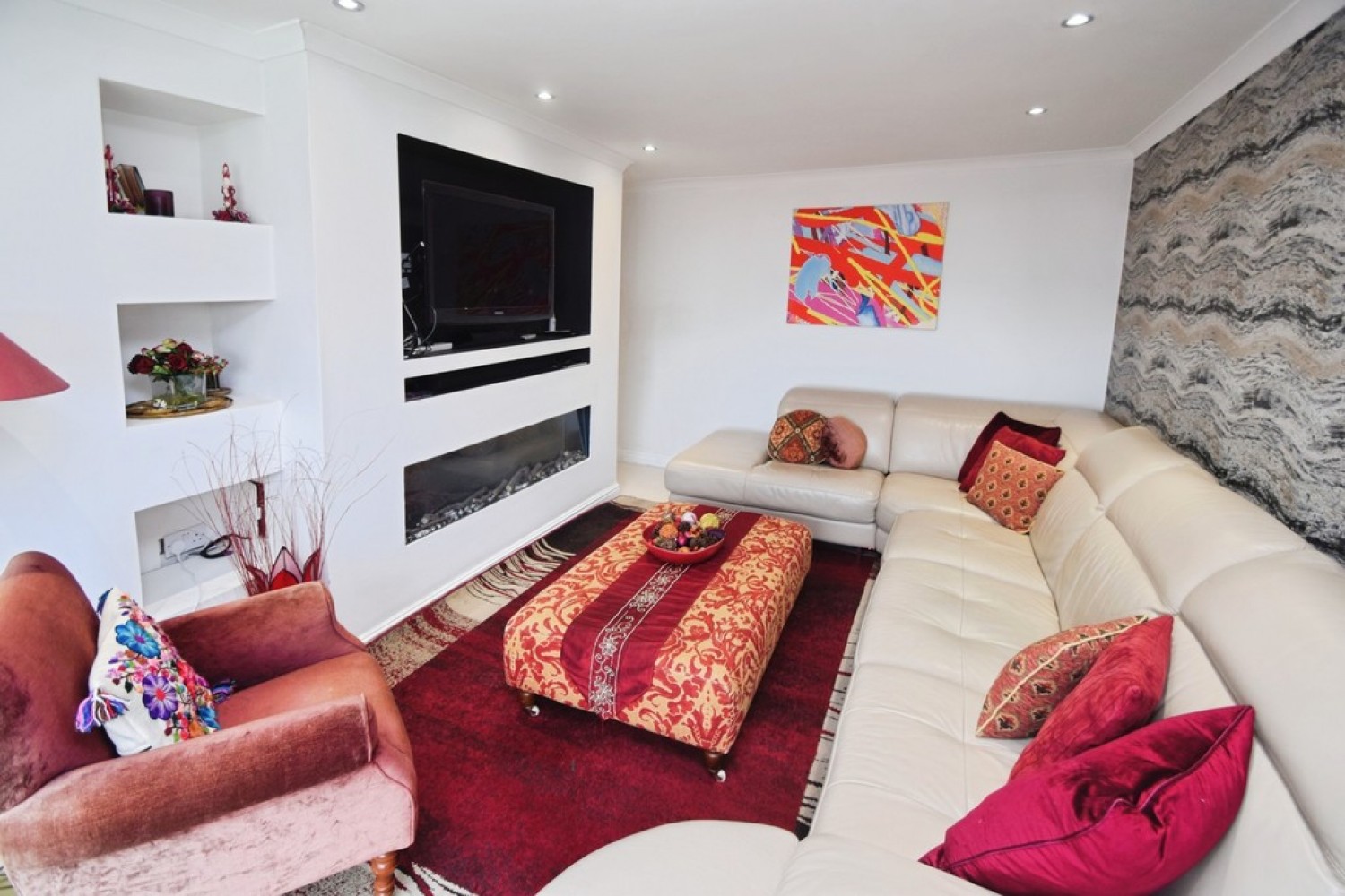 4 bedroom House for Sale Nab Wood, Bradford, West Yorkshire