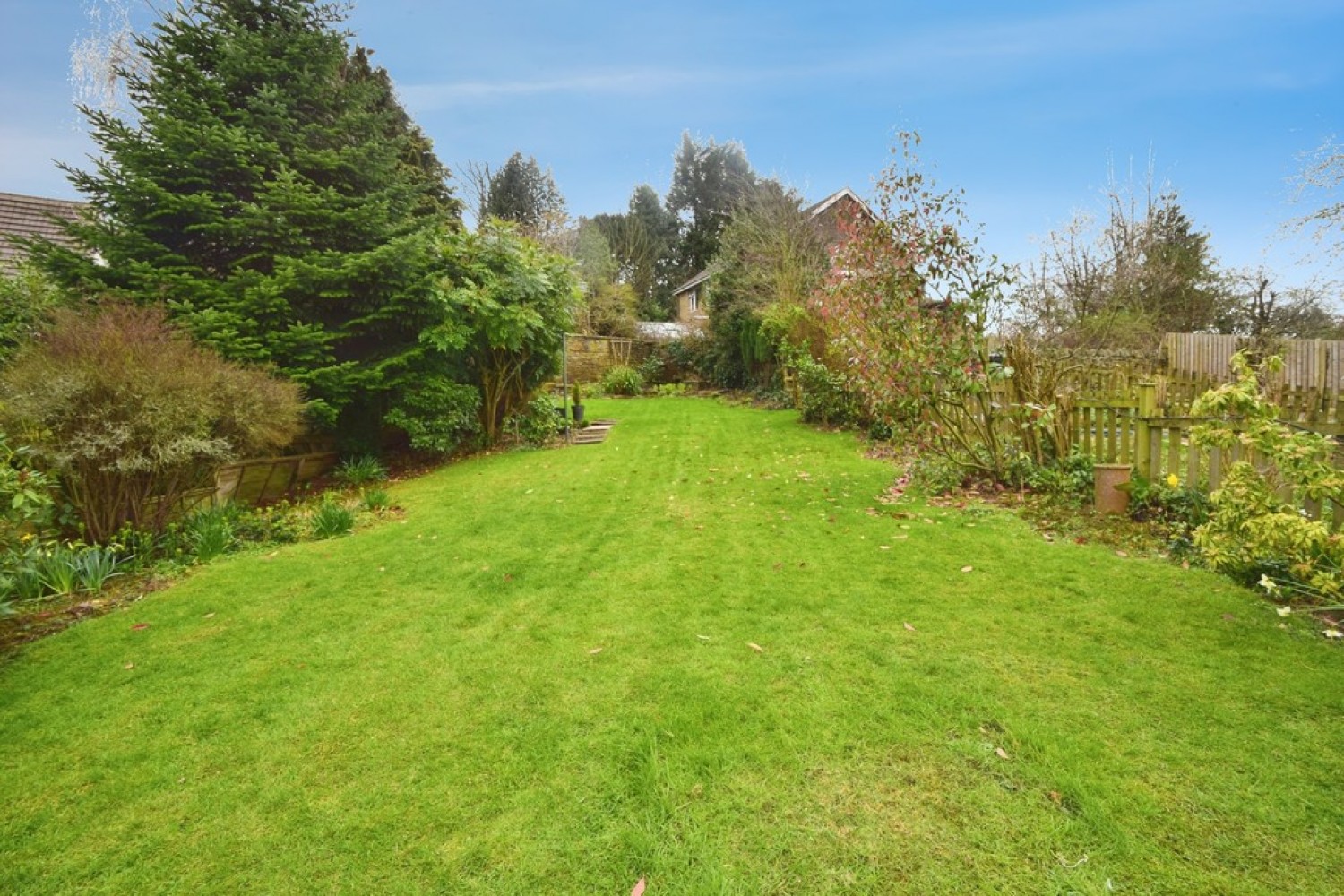 4 bedroom House for Sale Nab Wood, Bradford, West Yorkshire