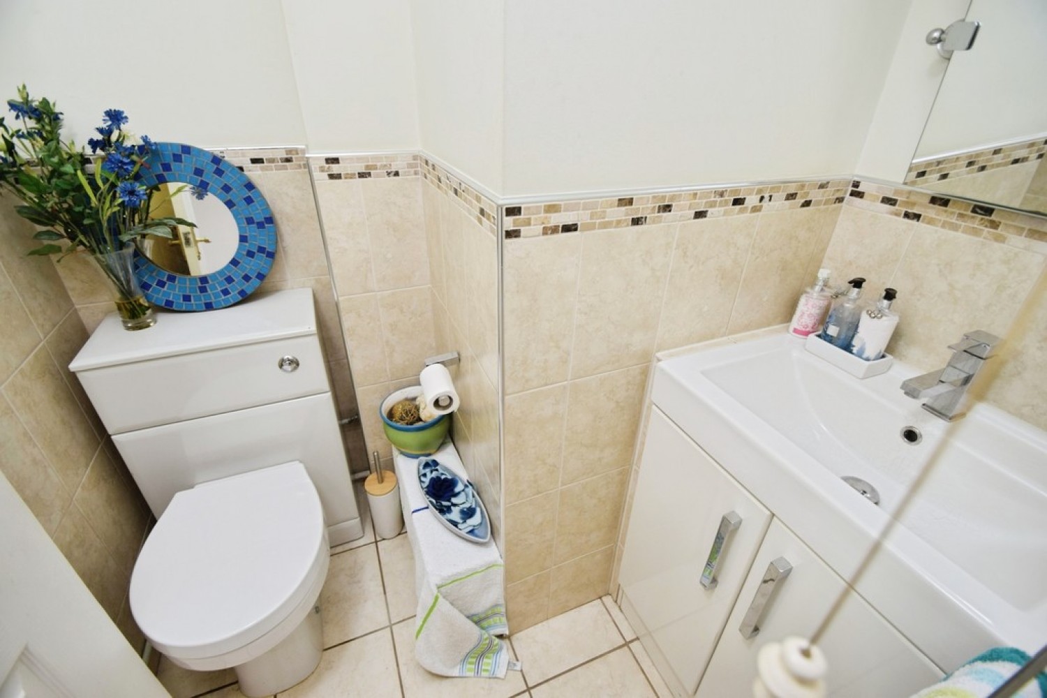 4 bedroom House for Sale Nab Wood, Bradford, West Yorkshire